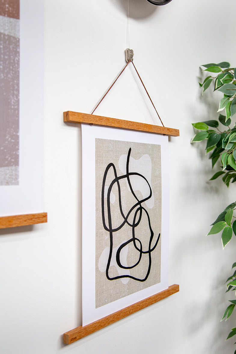 STAS posterhanger teak: Practical hanging solution for posters.